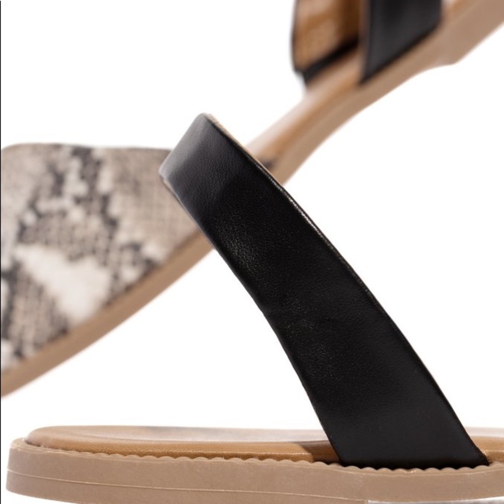 NEW**Ladies snake wide band ankle strap sandals - Picture 6 of 8